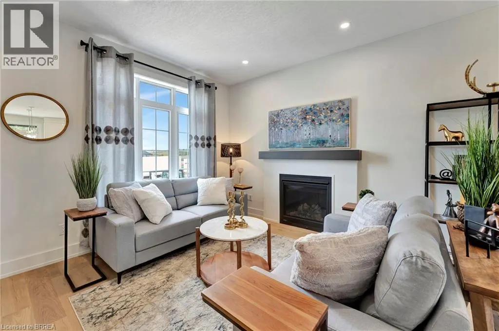 154 VANROOY Trail