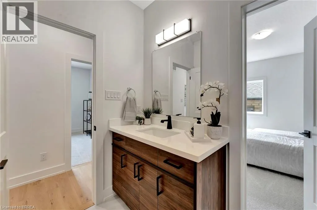 154 VANROOY Trail