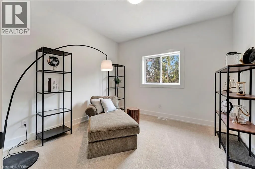 154 VANROOY Trail