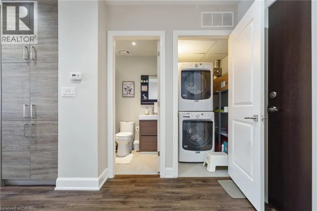 2 KING Street W Unit# 208, #208
