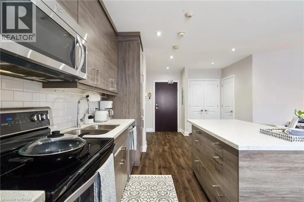 2 KING Street W Unit# 208, #208