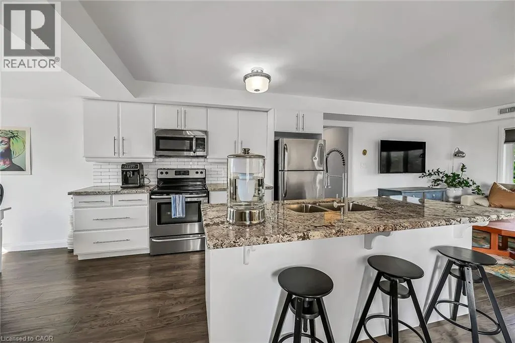 23 ECHOVALLEY Drive Unit# 12, #12