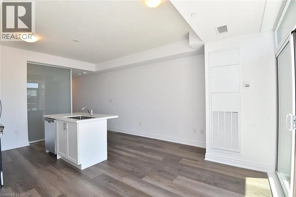 450 DUNDAS Street E Unit# 612, #612