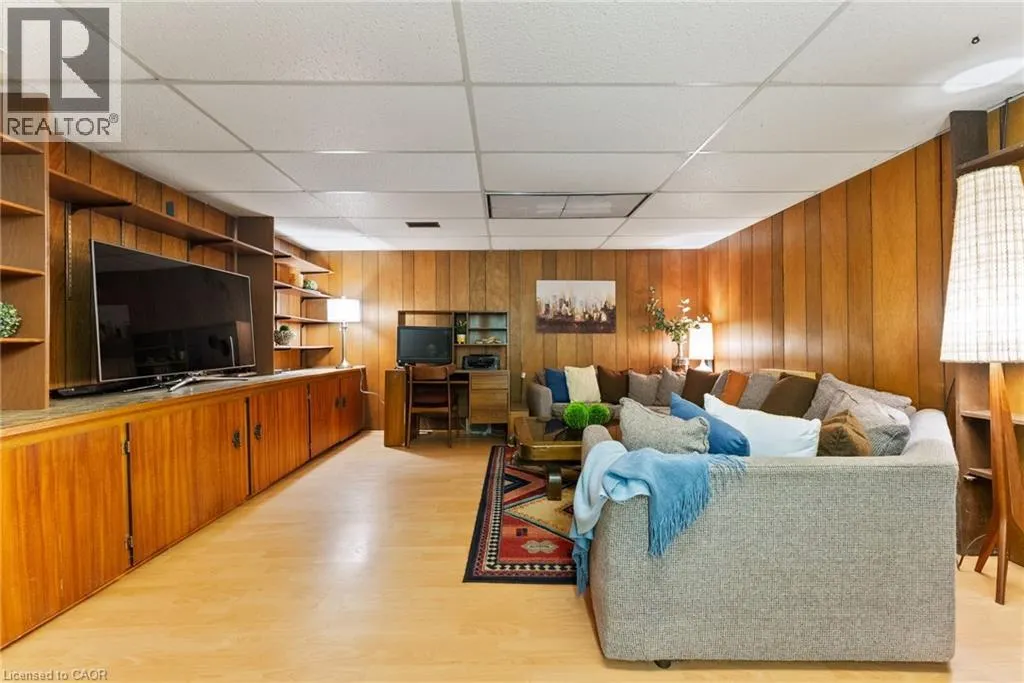 104 BERKINDALE Drive