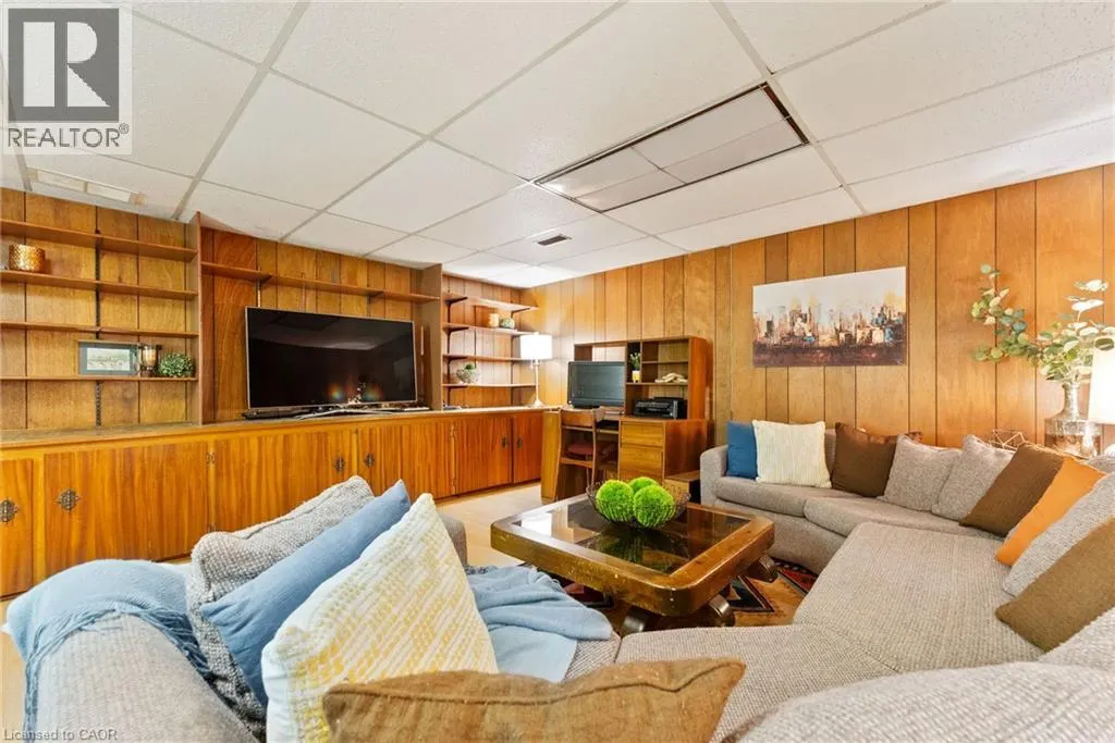 104 BERKINDALE Drive