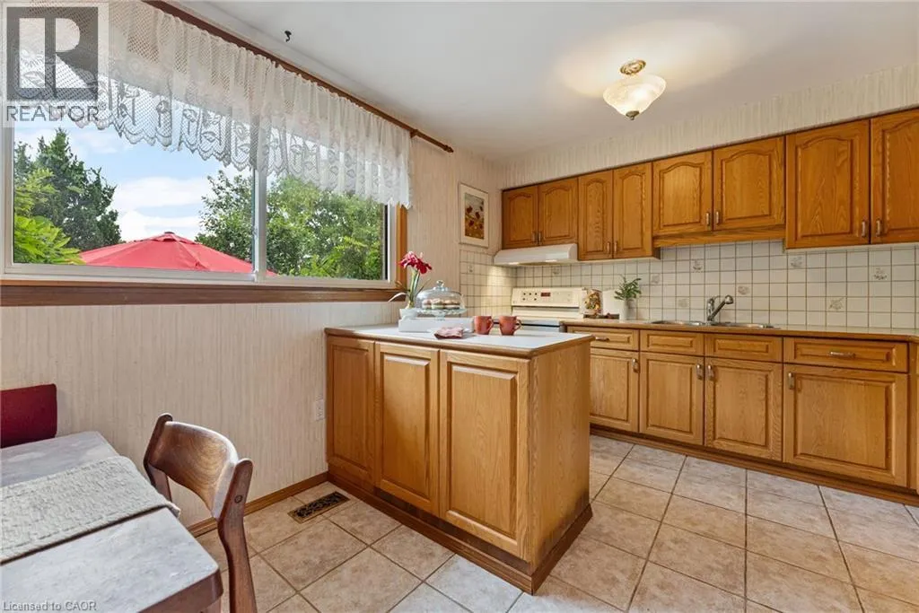 104 BERKINDALE Drive