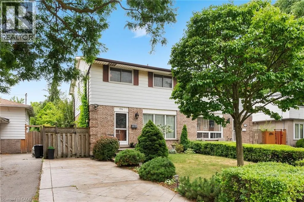 104 BERKINDALE Drive