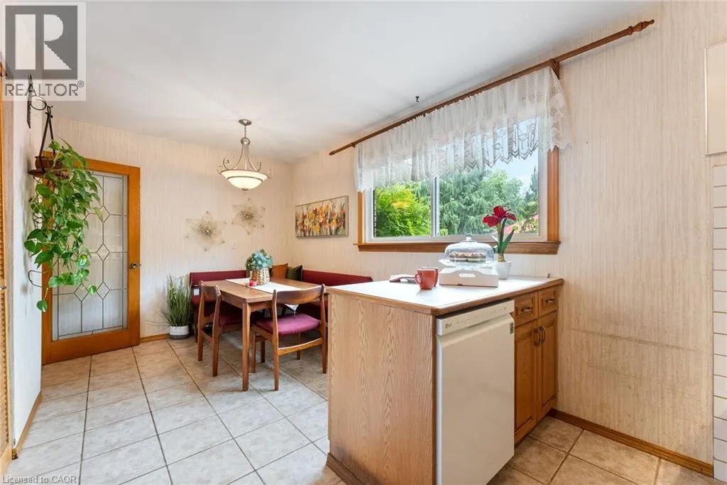 104 BERKINDALE Drive