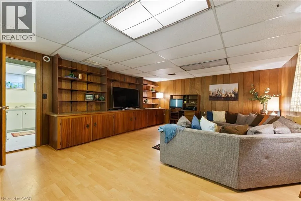 104 BERKINDALE Drive