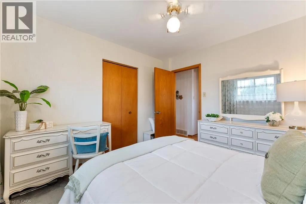 104 BERKINDALE Drive