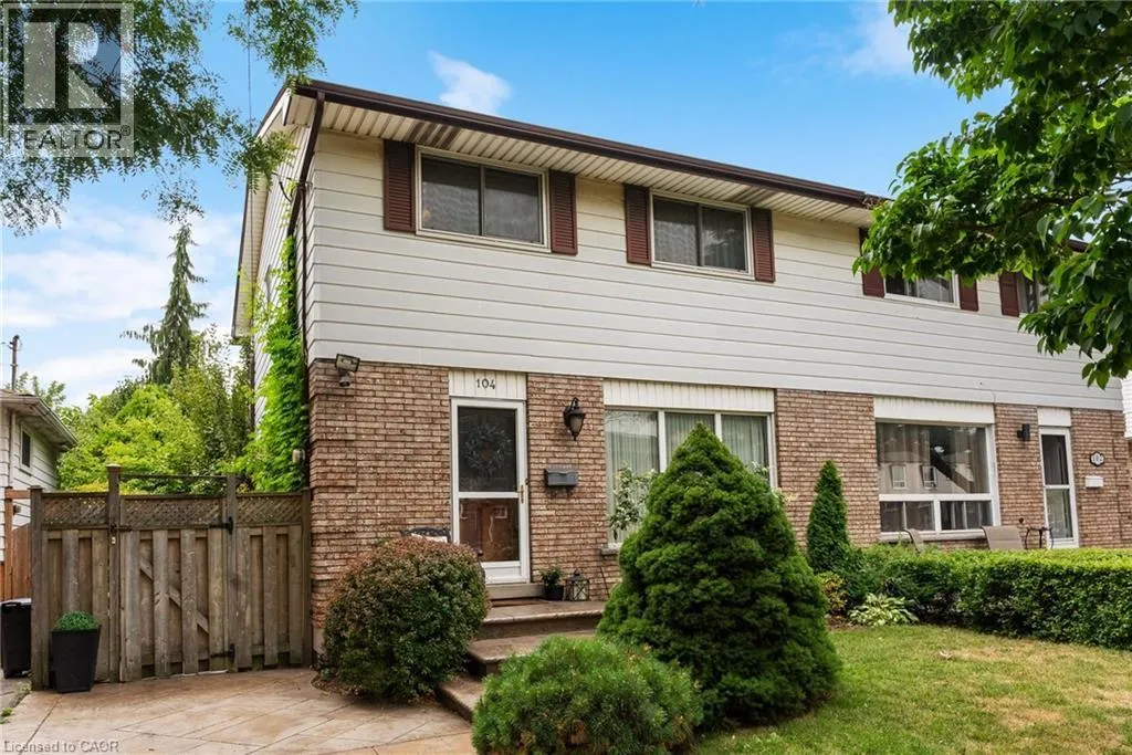 104 BERKINDALE Drive