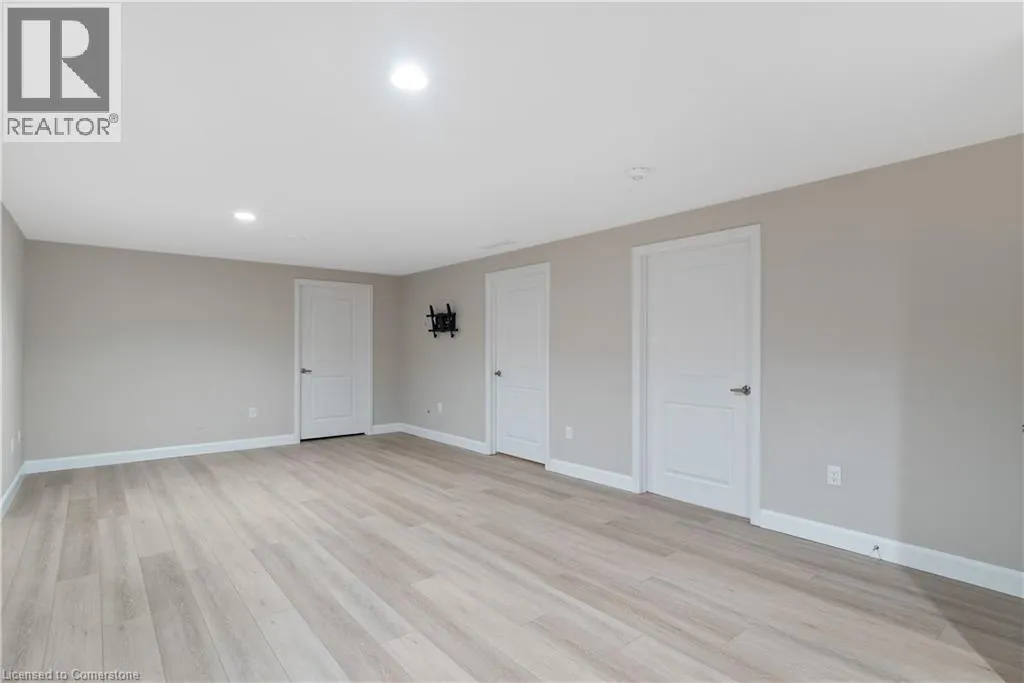 98 MOONSTONE Crescent