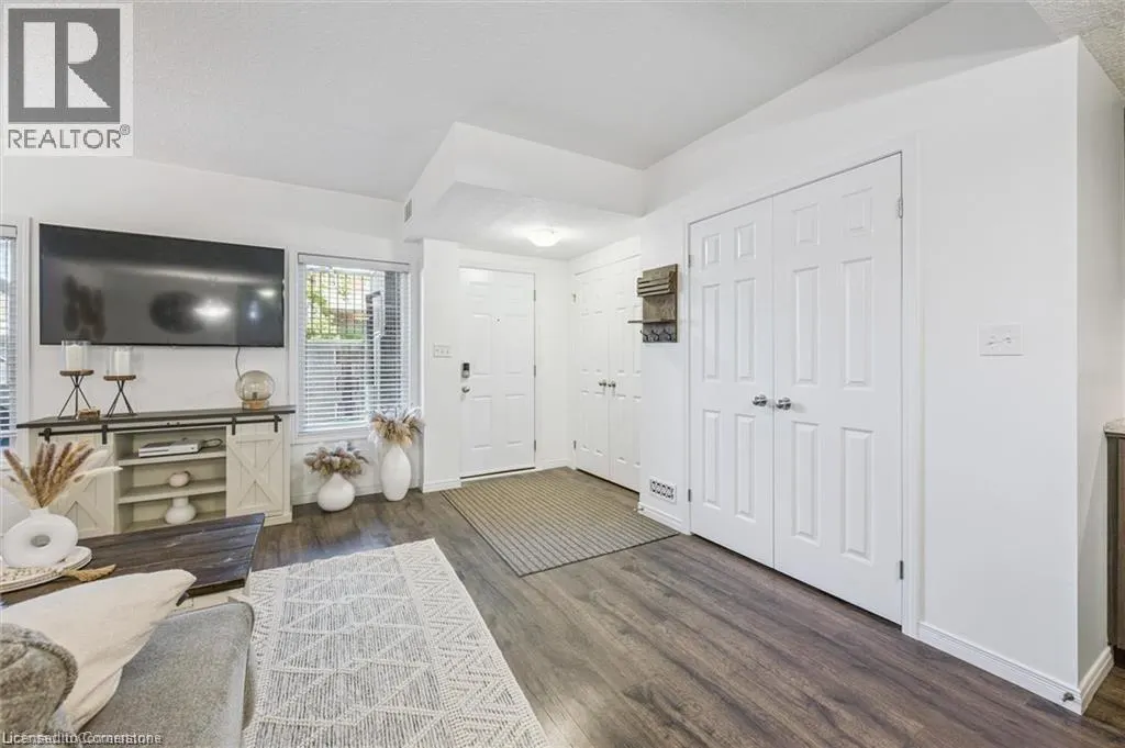 20 SIENNA Street Unit# D, #D