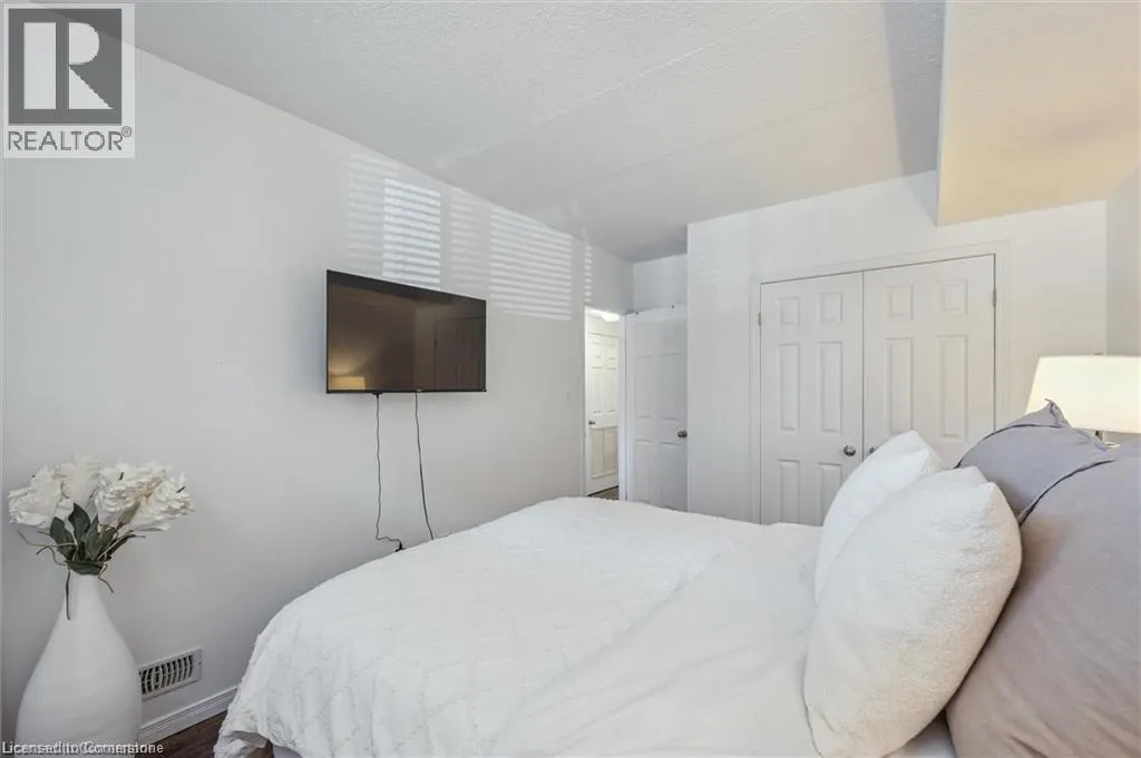 20 SIENNA Street Unit# D, #D