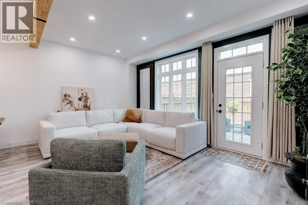 79 BROWVIEW Drive