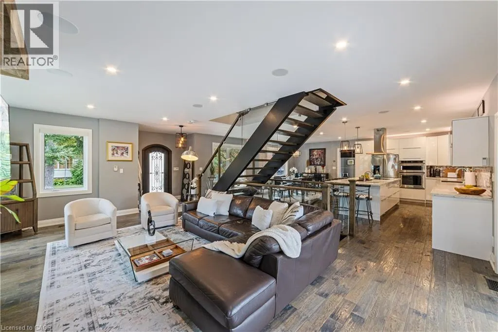 535 LOCUST Street