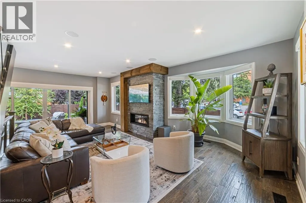 535 LOCUST Street