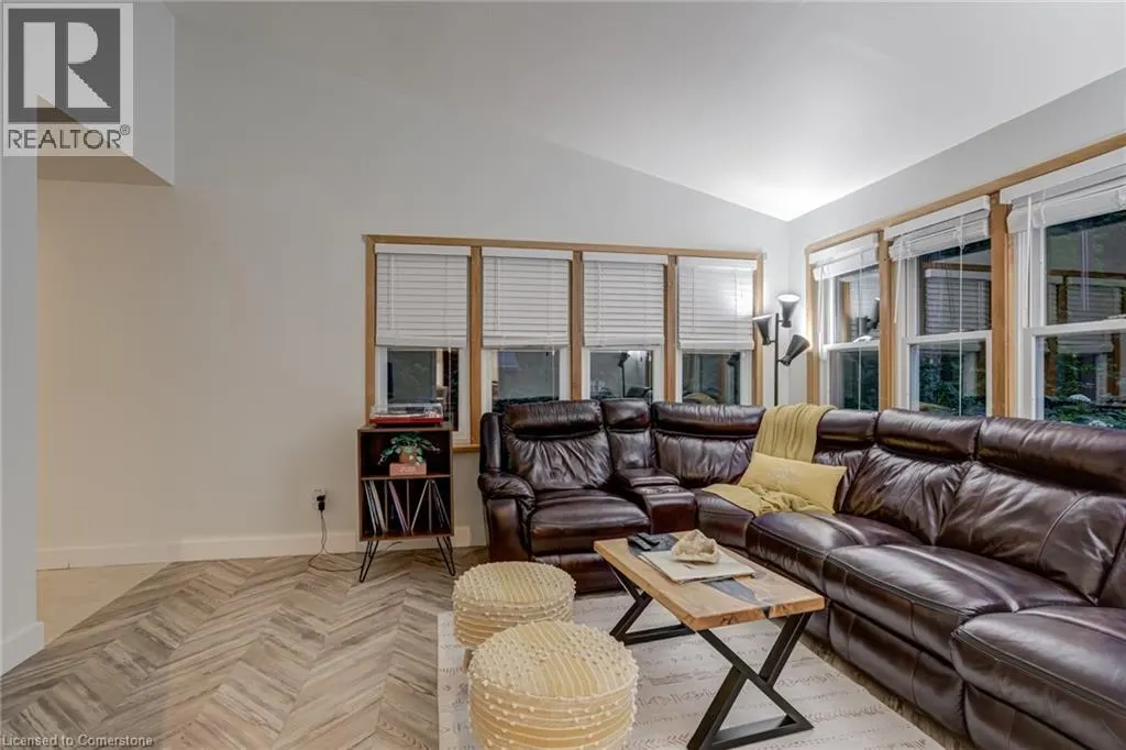 105 SILVER BIRCH Drive