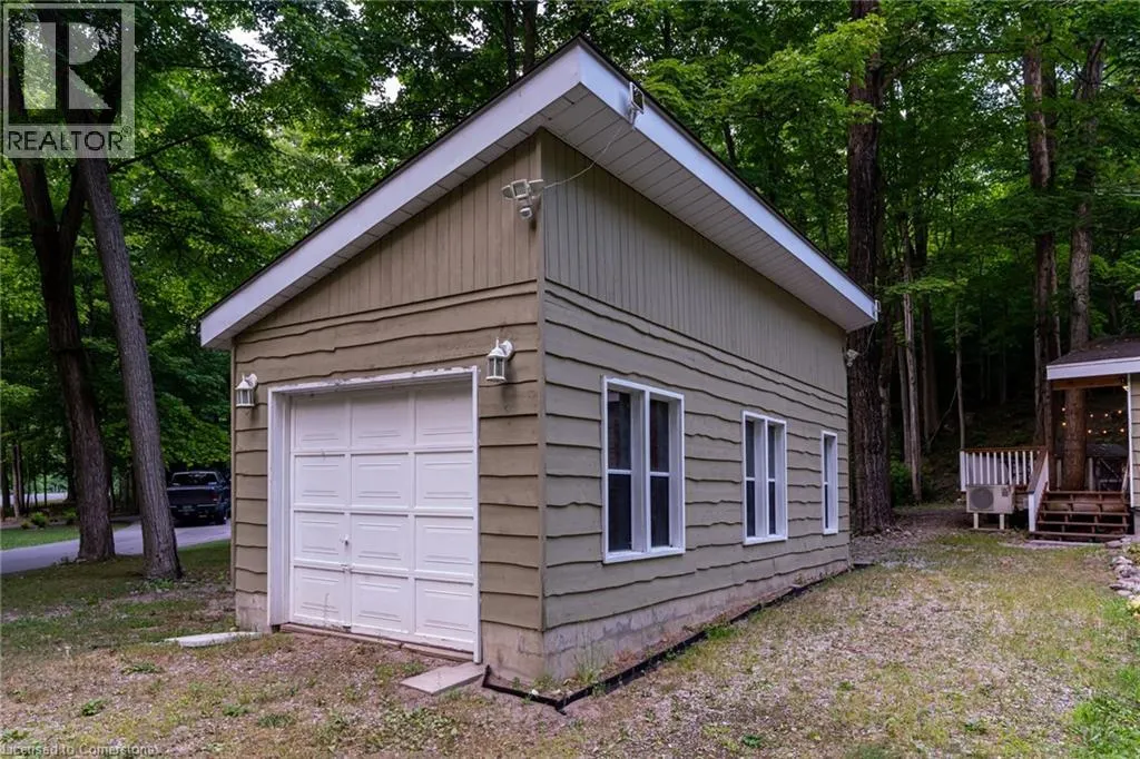 105 SILVER BIRCH Drive
