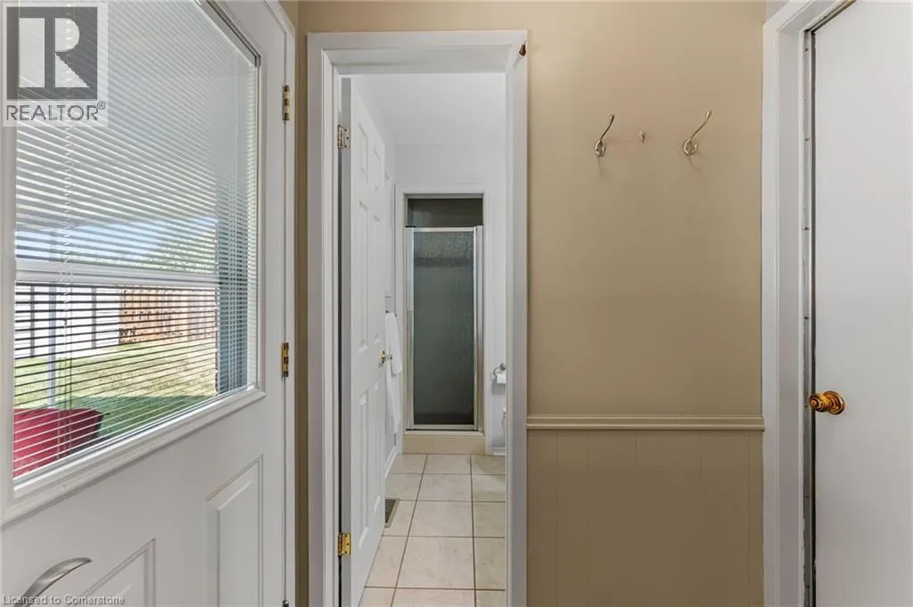 16 MEADOWBROOK Crescent