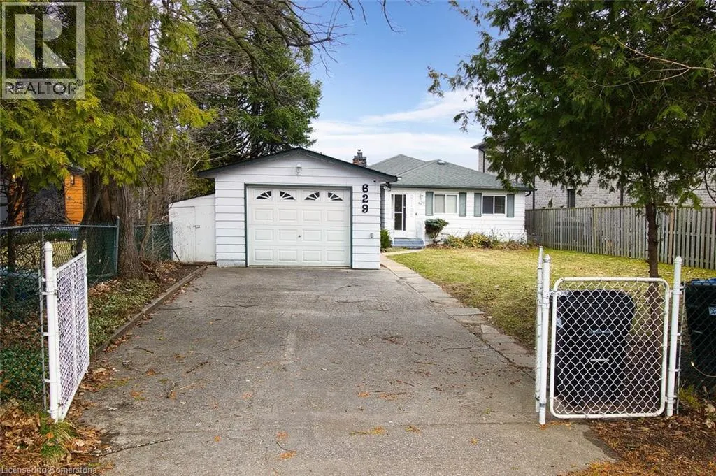 629 LAKELANDS Avenue