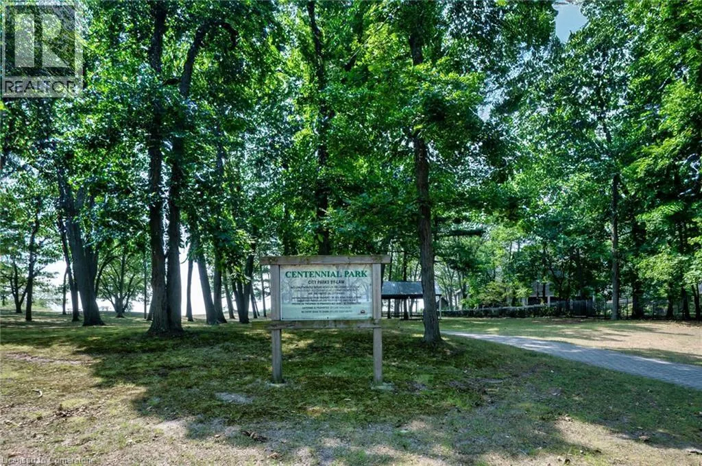 2525 VIMY Road