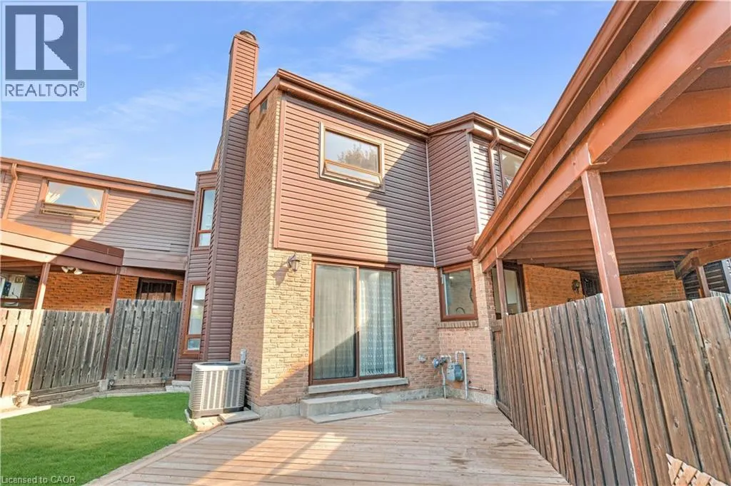 28 UNDERHILL Crescent Unit# 8, #8