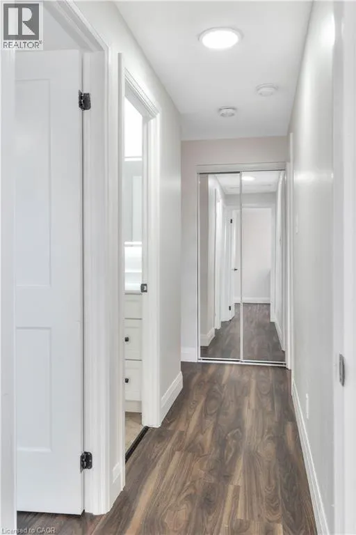 28 UNDERHILL Crescent Unit# 8, #8