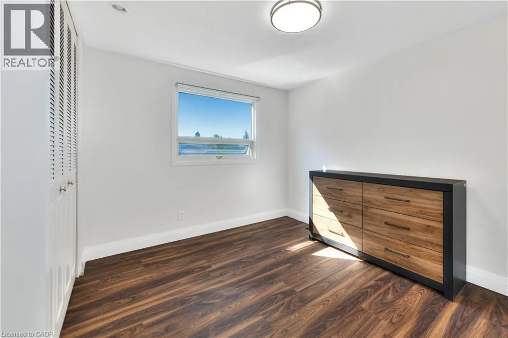 28 UNDERHILL Crescent Unit# 8, #8