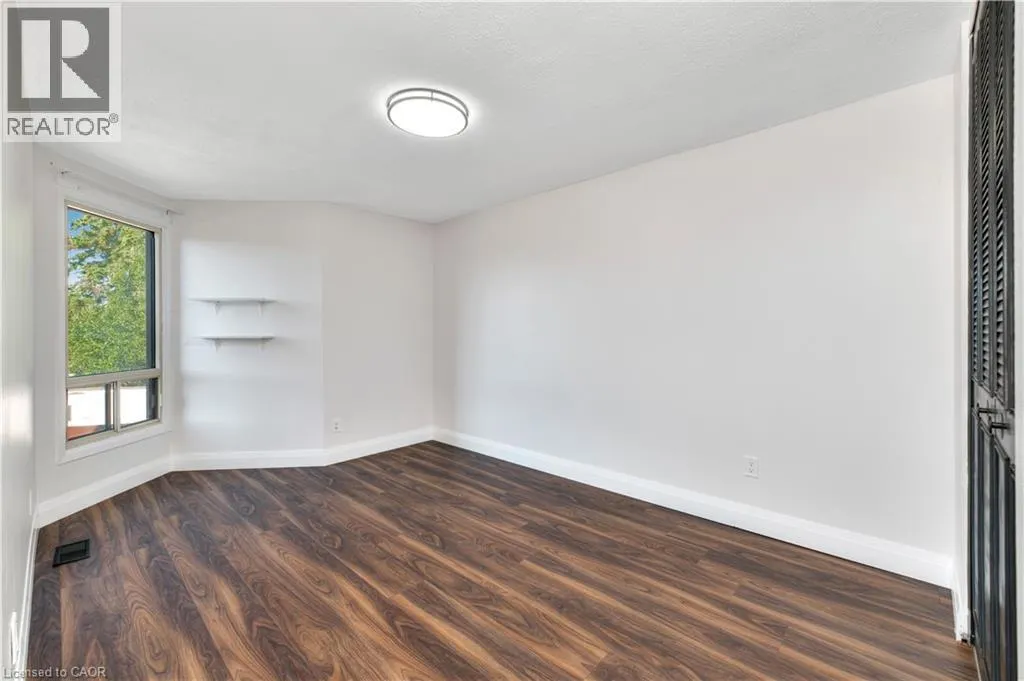 28 UNDERHILL Crescent Unit# 8, #8