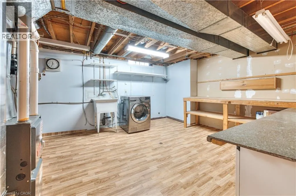 28 UNDERHILL Crescent Unit# 8, #8