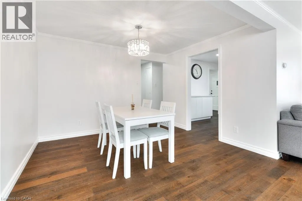 28 UNDERHILL Crescent Unit# 8, #8