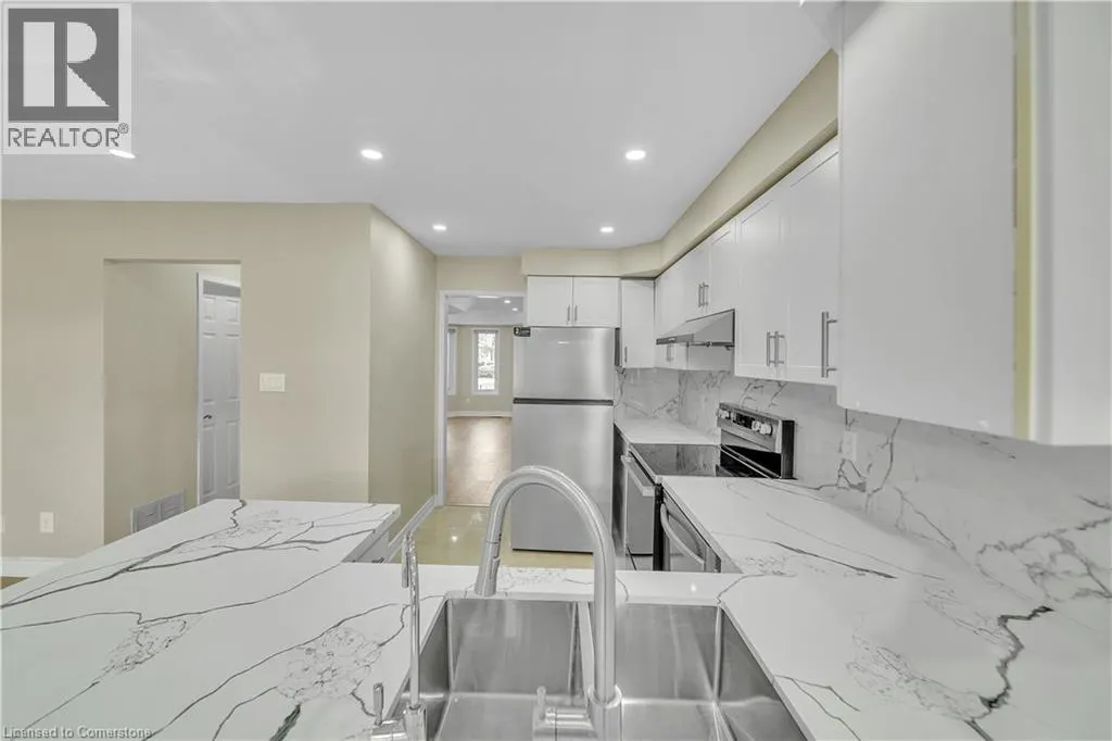 48 JAMES YOUNG Drive