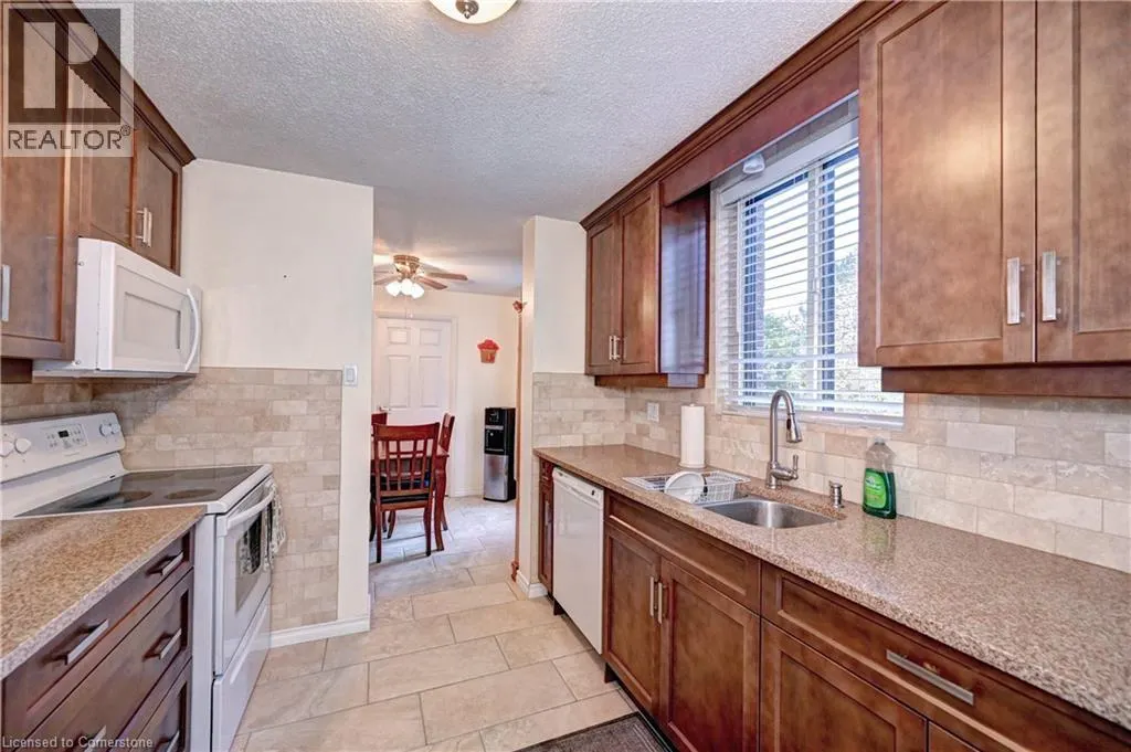 24 MARILYN Drive N Unit# 401, #401