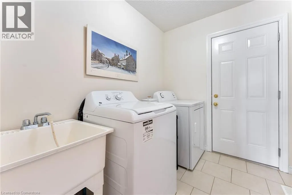 18 ROSEBURY Way