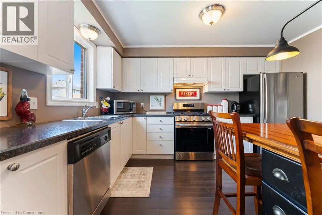 18 ROSEBURY Way