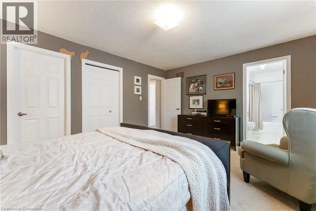18 ROSEBURY Way