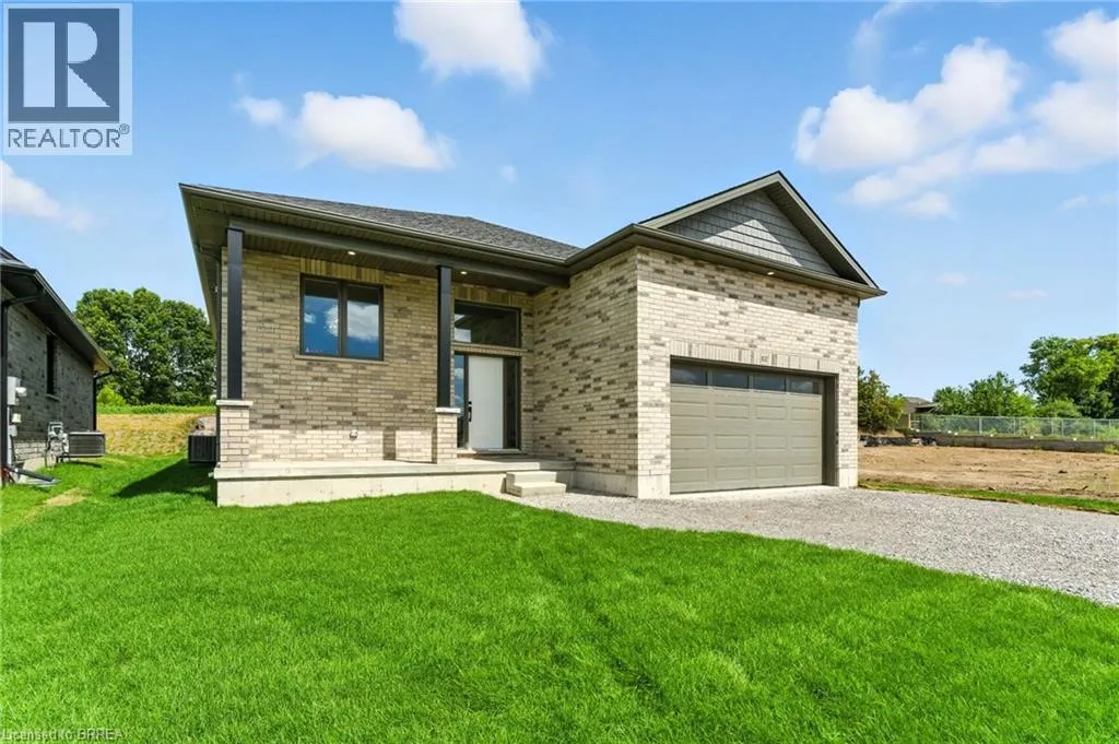 102 VANROOY Trail