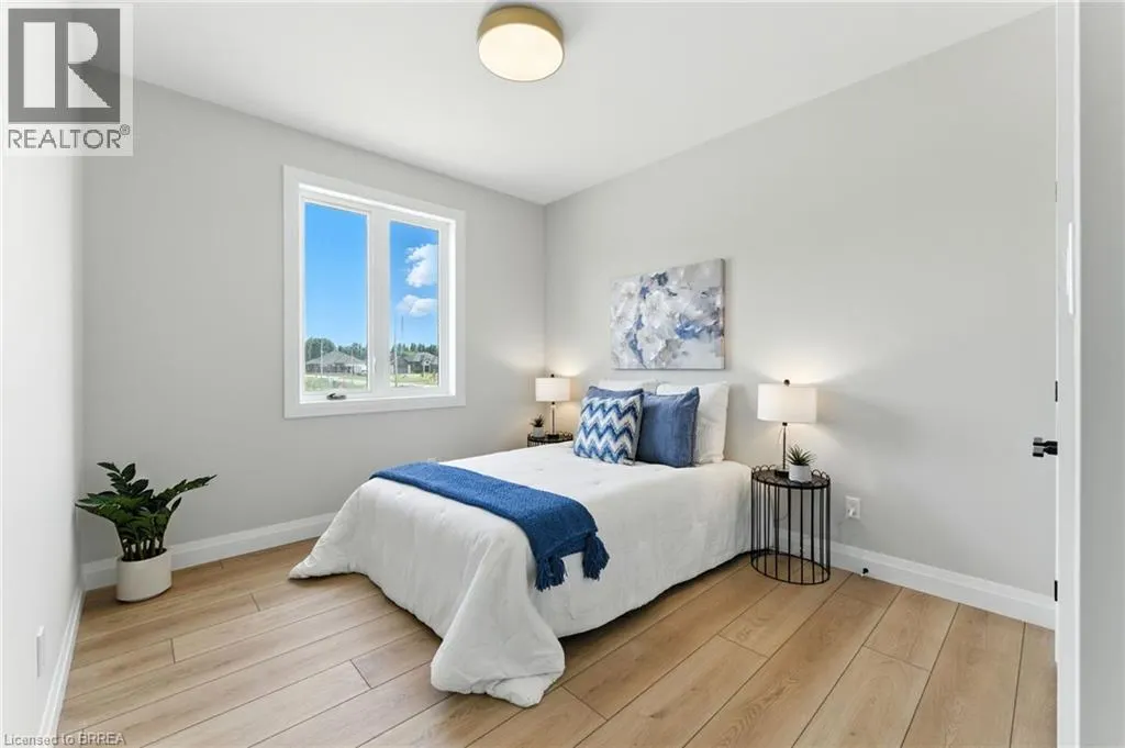 102 VANROOY Trail