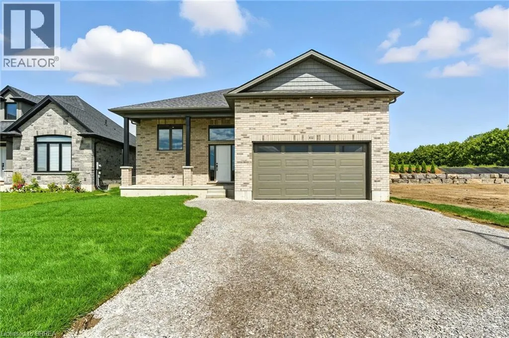 102 VANROOY Trail