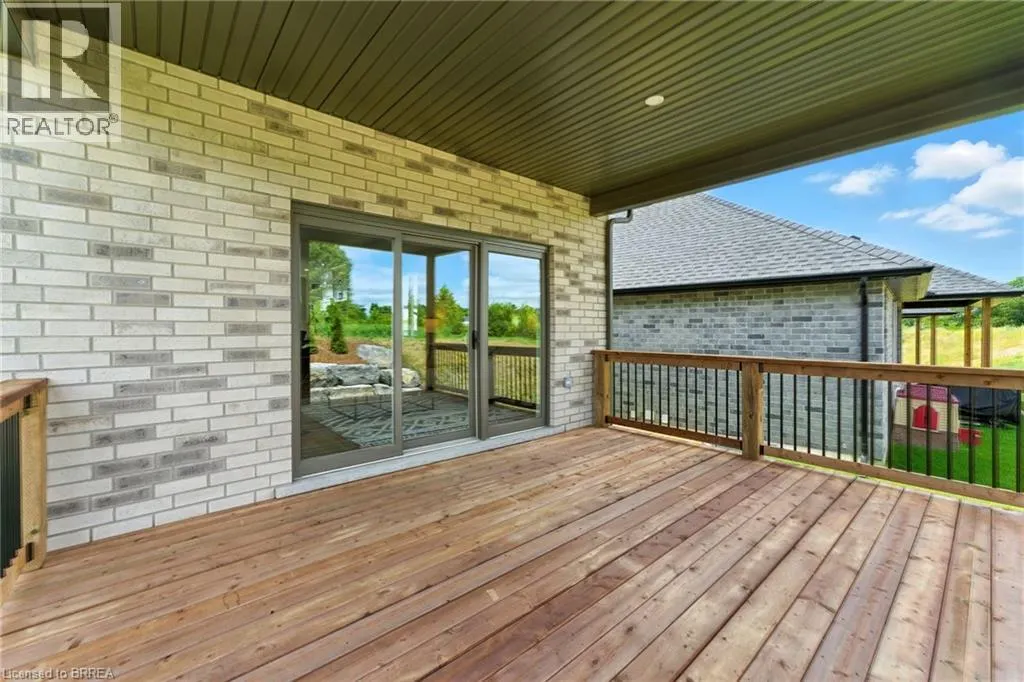 102 VANROOY Trail
