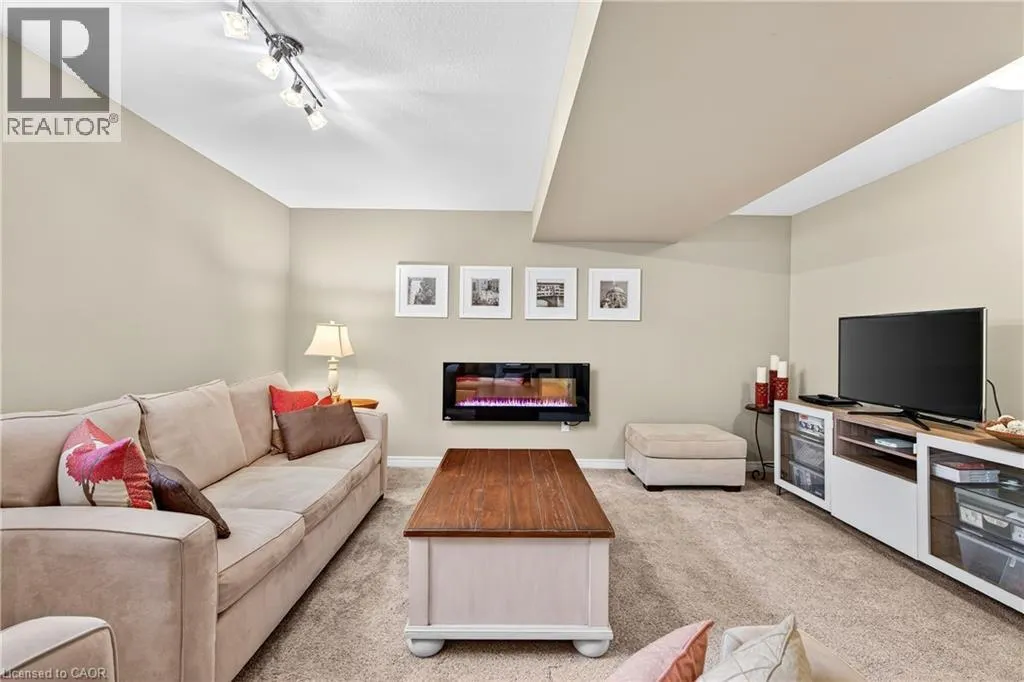25 PIERPOINT Drive