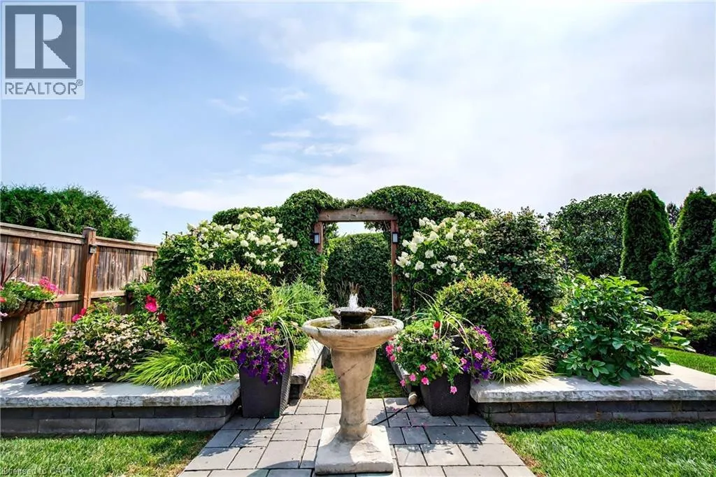 25 PIERPOINT Drive