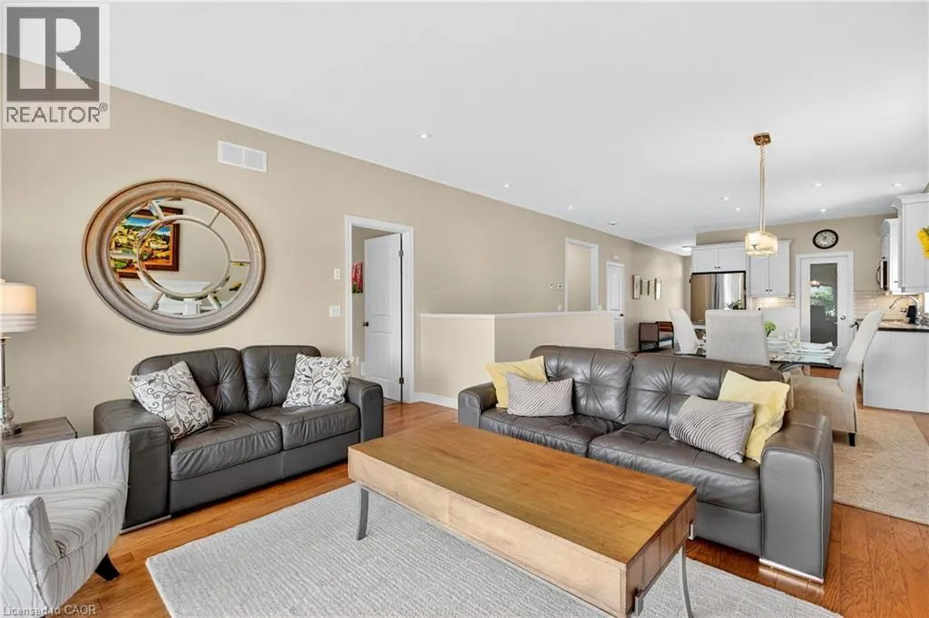 25 PIERPOINT Drive