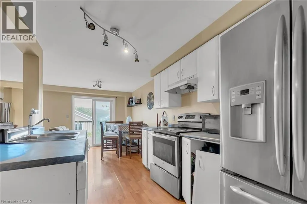 53 FOXGLOVE Crescent