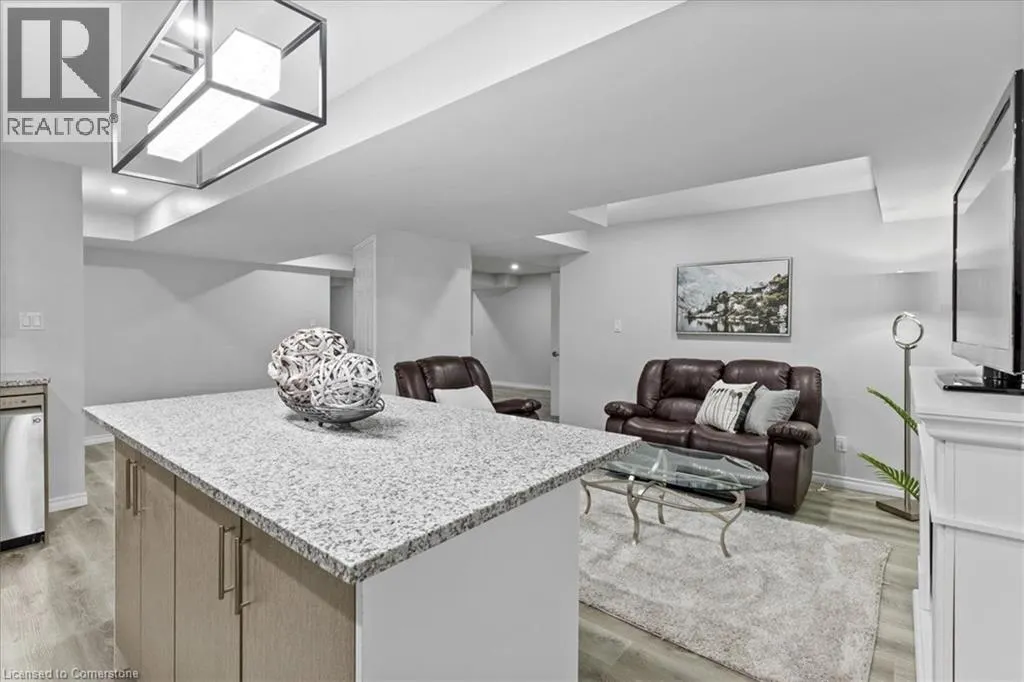 100 HIGH ACRES Crescent
