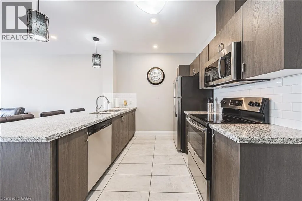 118 KING Street E Unit# 819, #819
