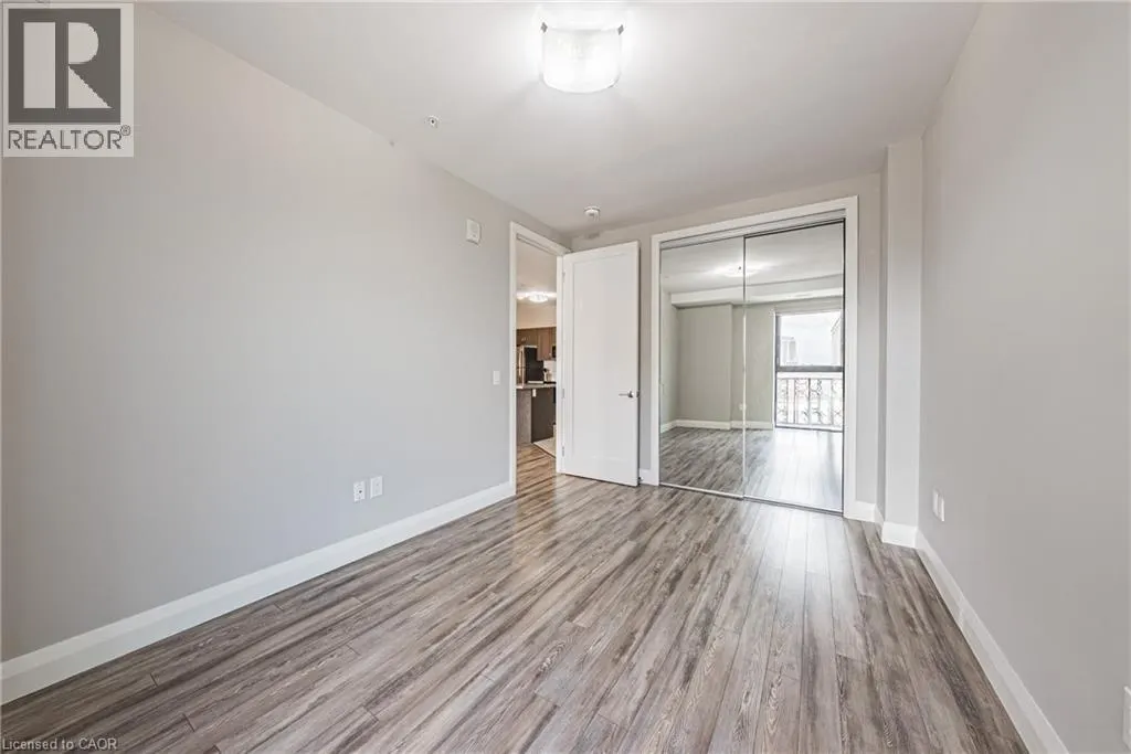 118 KING Street E Unit# 819, #819