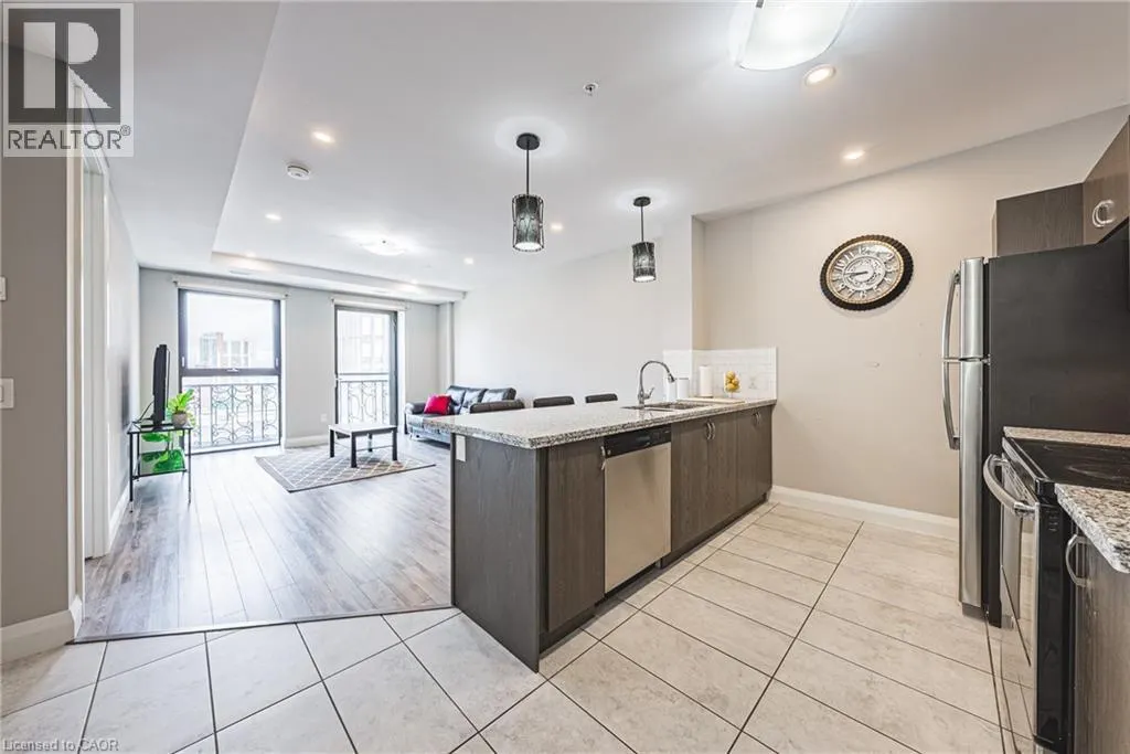 118 KING Street E Unit# 819, #819