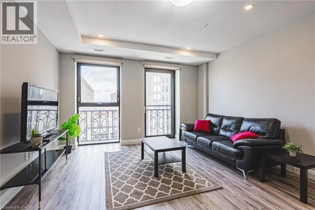118 KING Street E Unit# 819, #819
